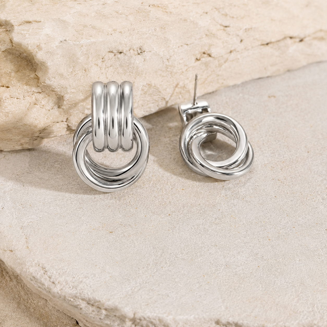 Éclat Silver Twist Earrings
