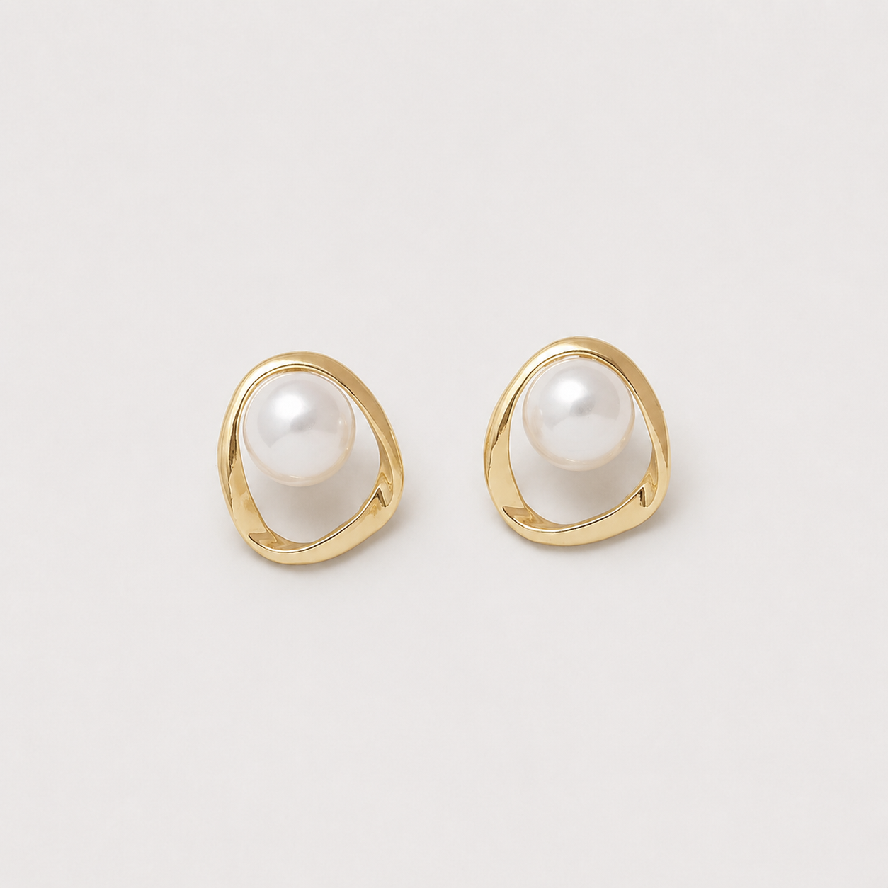 The Muse Pearl Earrings