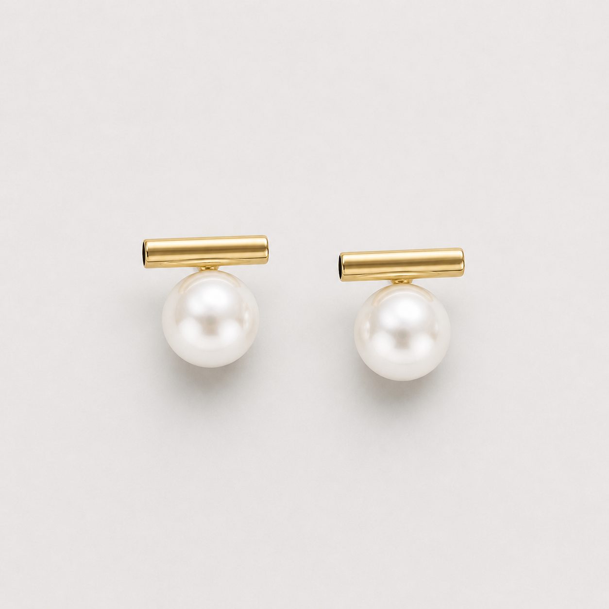 Lumière Pearl Royal Earrings